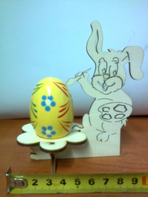 Stojak na 1 pisankę 9 x 9 cm. Stojak na 1 pisankę 9 x 9 cm.