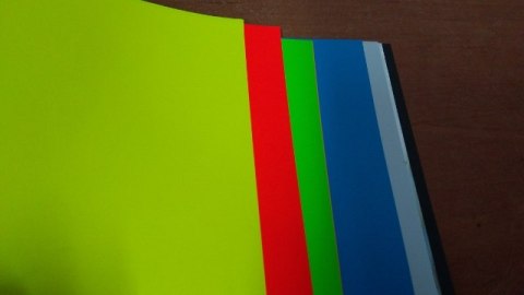 Papier kolorowy samoprzylepny A5 10 szt Papier kolorowy samoprzylepny A5 10 szt